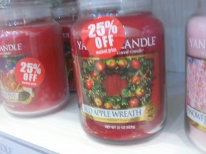 Yankee Candles Red Apple Wreath