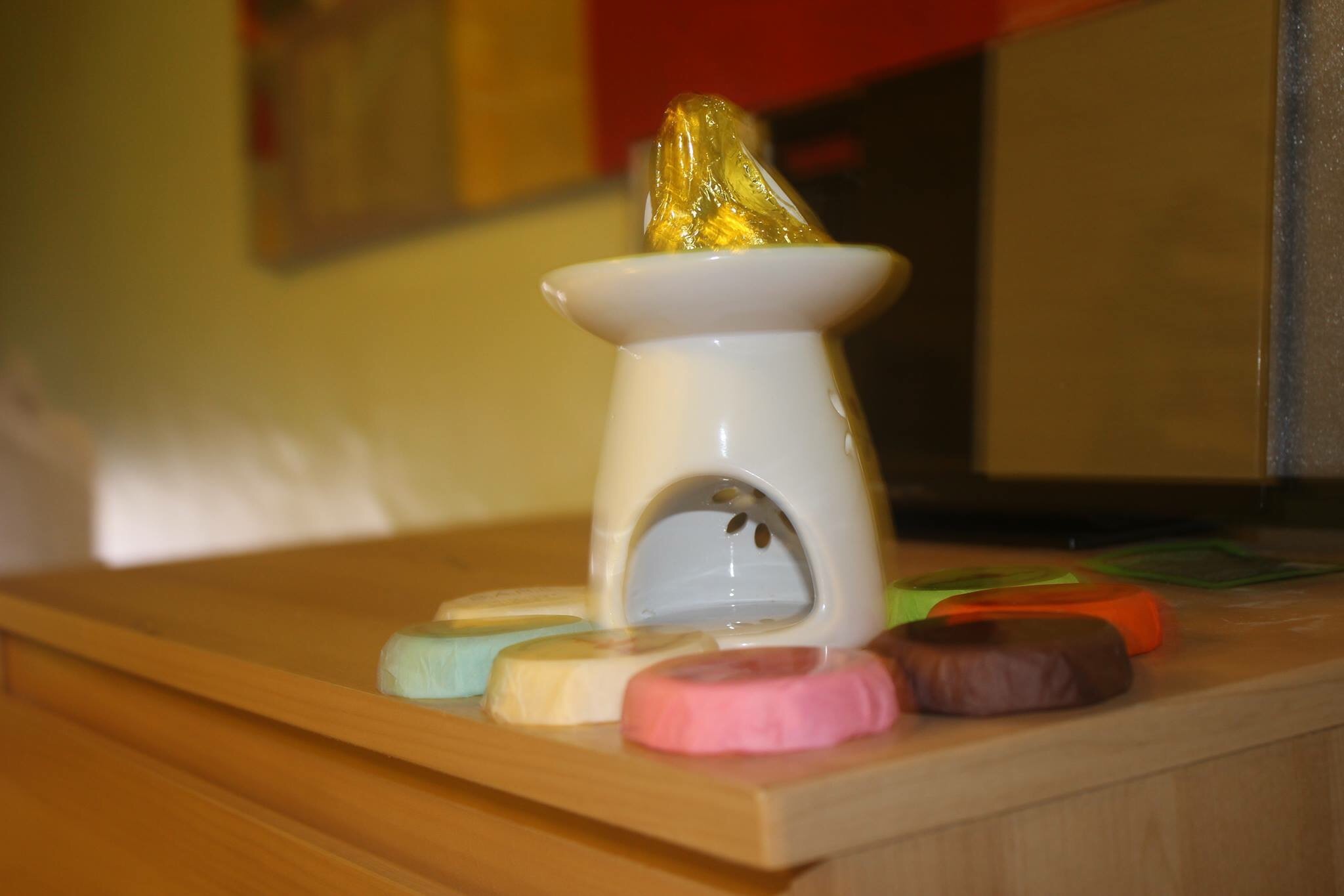 Flamingo Candles March 2016 Melt Crowd Contents and Melt Warmer