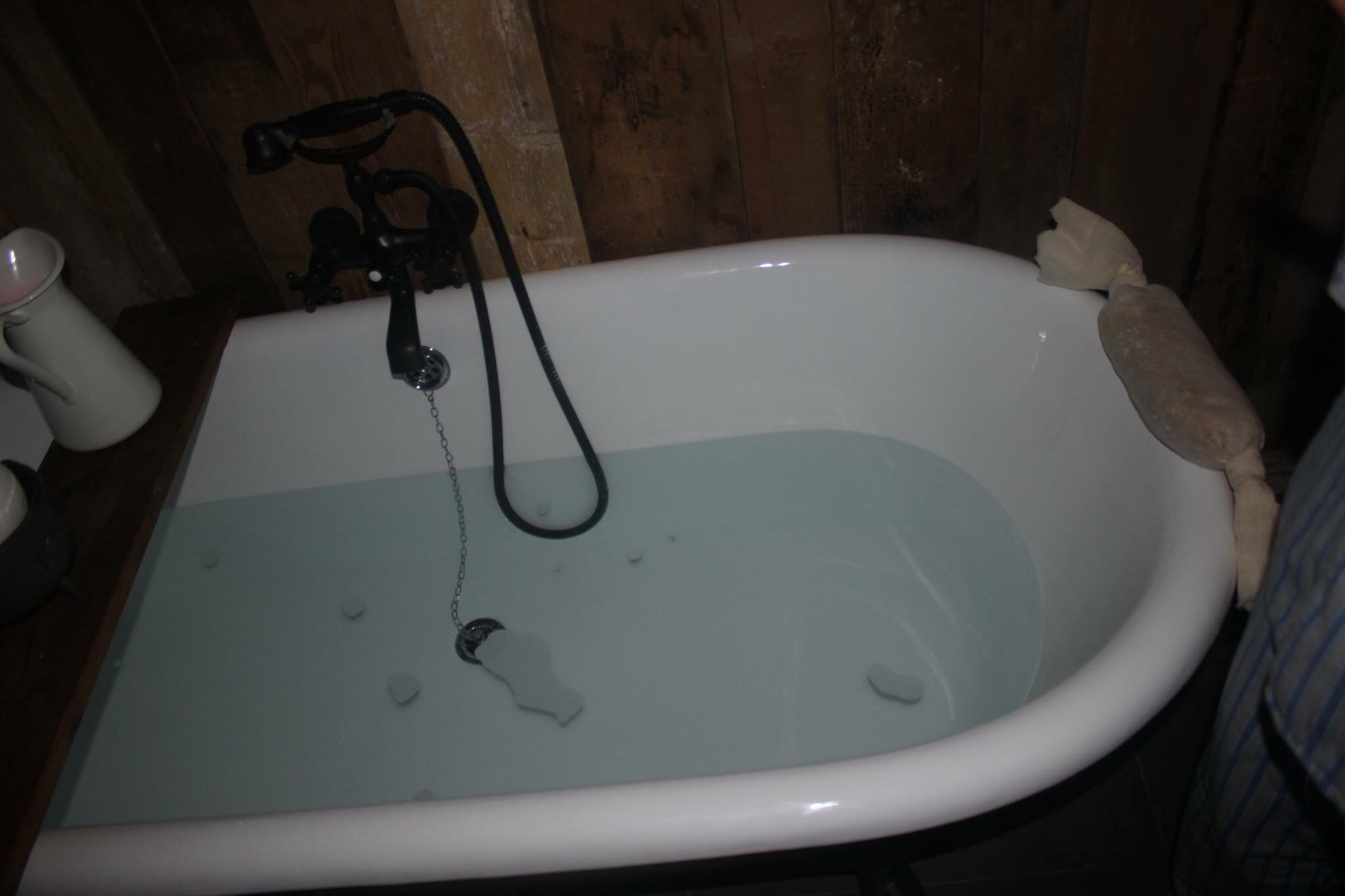 A picture of the bath in Lush Leeds Spa. 